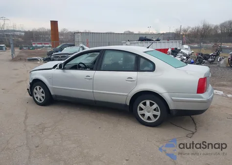 2001 Volkswagen Passat Gls V6 из США, поврежденный, VIN WVWAH63B91P014033